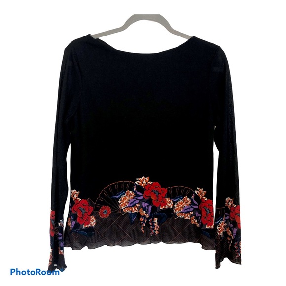 AGB Tops - ❤️❤️❤️4/$15 AGB Mesh Black  Long Sleeves Top.